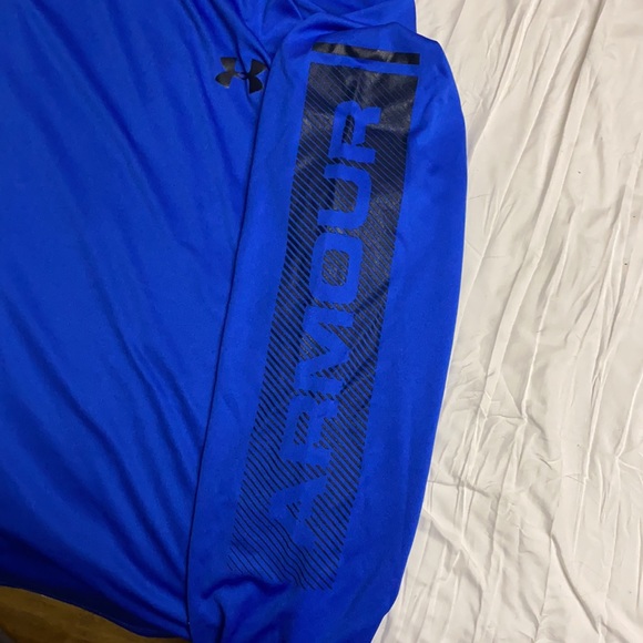 Under armor shirt - Picture 2 of 3